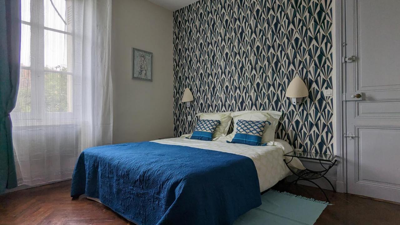 Le Jardin Des Lys - Chambre D'Hote Ou Appartement Ла-Рош-Позе Экстерьер фото